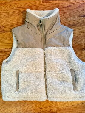 Uncharted Threads sherpa vest Medium